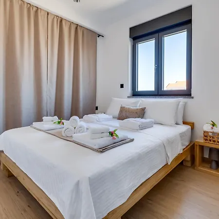 Apartman Luxury Terra Maiorum-3 By Interhome Povljana